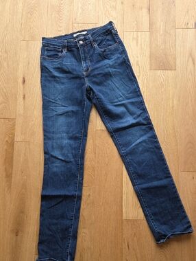 Levi's 724 Women's Dark Blue High Rise Straight Jeans